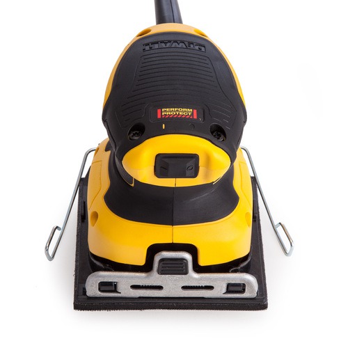 Lixadeira orbital 230 watts 112 x 112 mm com coletor de pó - DWE6411 110V Lixadeira orbital 230 watts 112 x 112 mm com coletor de pó - DWE6411 110V