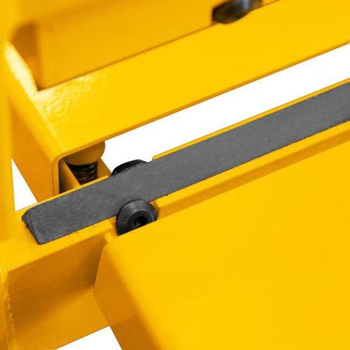 M�quina manual para cortar bloco