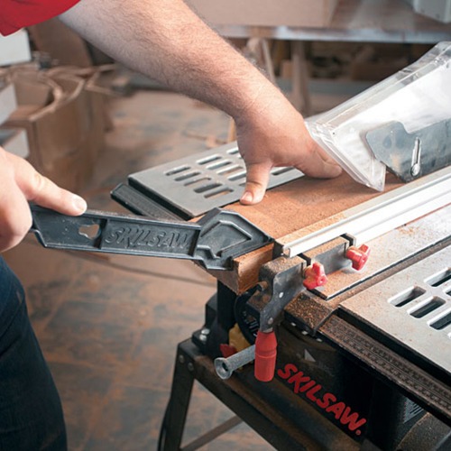 Serra circular de bancada 10