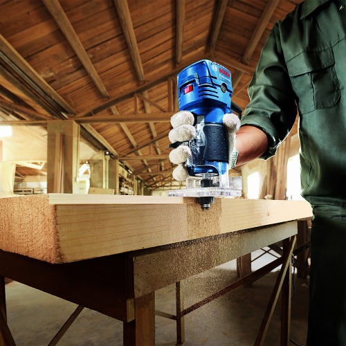 Tupia manual 550 watts com pin�a de 6 mm e 1/4