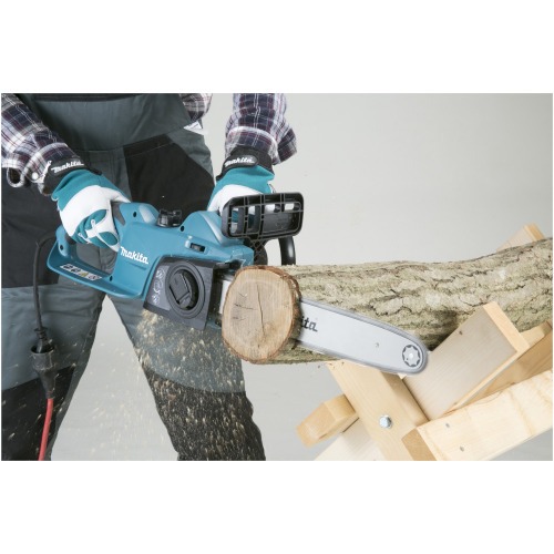 Eletrosserra 1.800 watts com sabre de 16