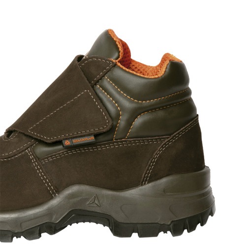 Botina em couro nobuck fechamento com velcro - Vitória OB SRA Botina em couro nobuck fechamento com velcro - Vitória OB SRA