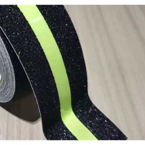 Fita antiderrapante preta com faixa fotoluminescente 50mm x 5m