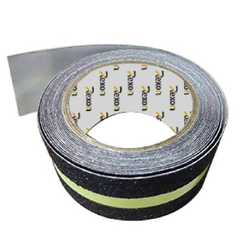Fita antiderrapante preta com faixa fotoluminescente 50mm x 5m