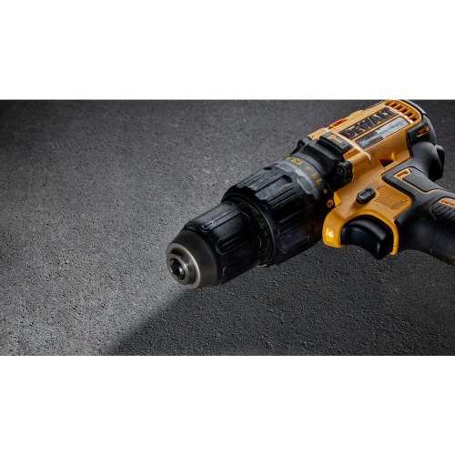 Furadeira Parafusadeira de impacto a bateria 20V Sem Bateria - DCD7781B