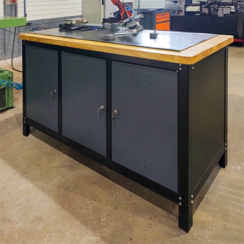 Bancada fechada com 3 portas 1,5 m tampo 40 mm - Dark