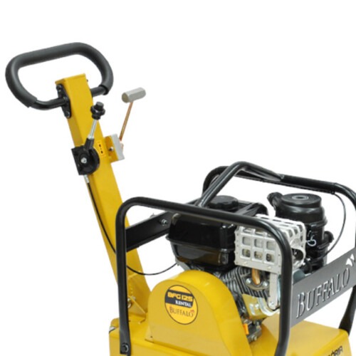 Placa vibrat�ria a gasolina 7,5 hp base 660 x 380 mm Rental - BFG 125