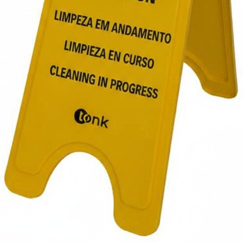 Placa de sinaliza��o Limpeza em Andamento