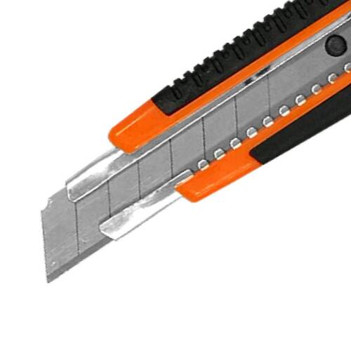 Estilete largo 18 mm cabo emborrachado com 3 lâminas - BFH1736 Estilete largo 18 mm cabo emborrachado com 3 lâminas - BFH1736