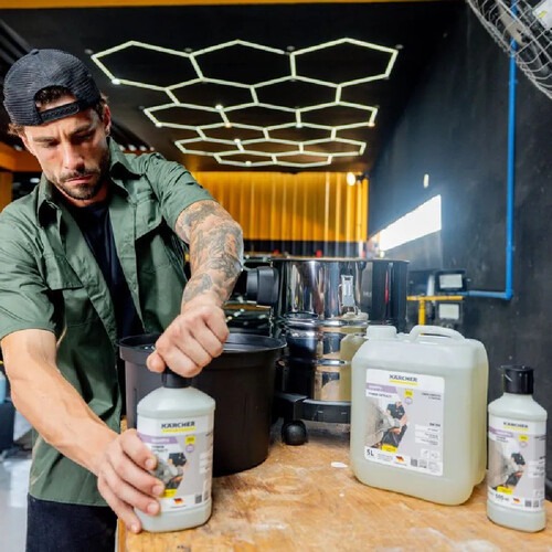 Detergente limpador de carpetes e estofados concentrado 5 Litros - Power Extract RM 764 Detergente limpador de carpetes e estofados concentrado 5 Litros - Power Extract RM 764