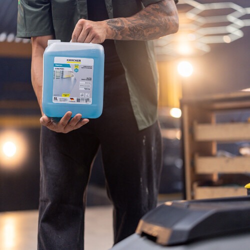Detergente limpeza profissional concentrado 5 Litros - FloorCare RM 755 Detergente limpeza profissional concentrado 5 Litros - FloorCare RM 755