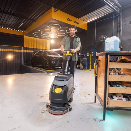 Detergente limpeza profissional concentrado 5 Litros - FloorCare RM 755 Detergente limpeza profissional concentrado 5 Litros - FloorCare RM 755