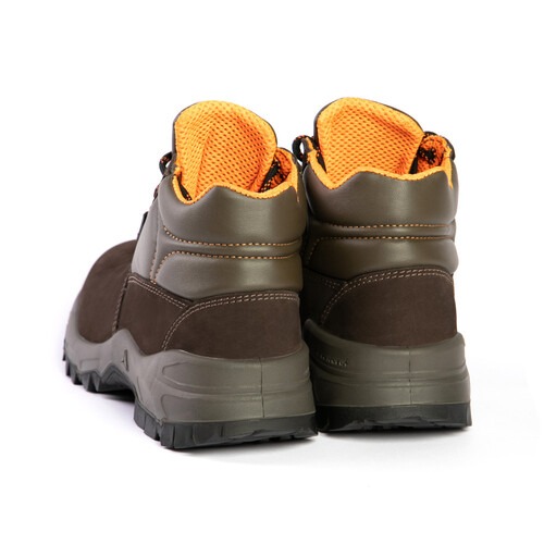 Botina em couro nobuck com cadar�o marrom - Londrina OB SRA