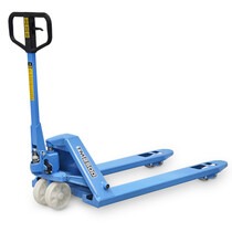 Transpalete hidráulico 2.500 kg 680 mm com rodas duplas de nylon - TM2500 RTN Transpalete hidráulico 2.500 kg 680 mm com rodas duplas de nylon - TM2500 RTN