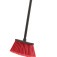Vassoura dom�stica de nylon com cabo de madeira 1,20 m
